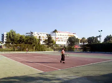 מלון Doreta Beach